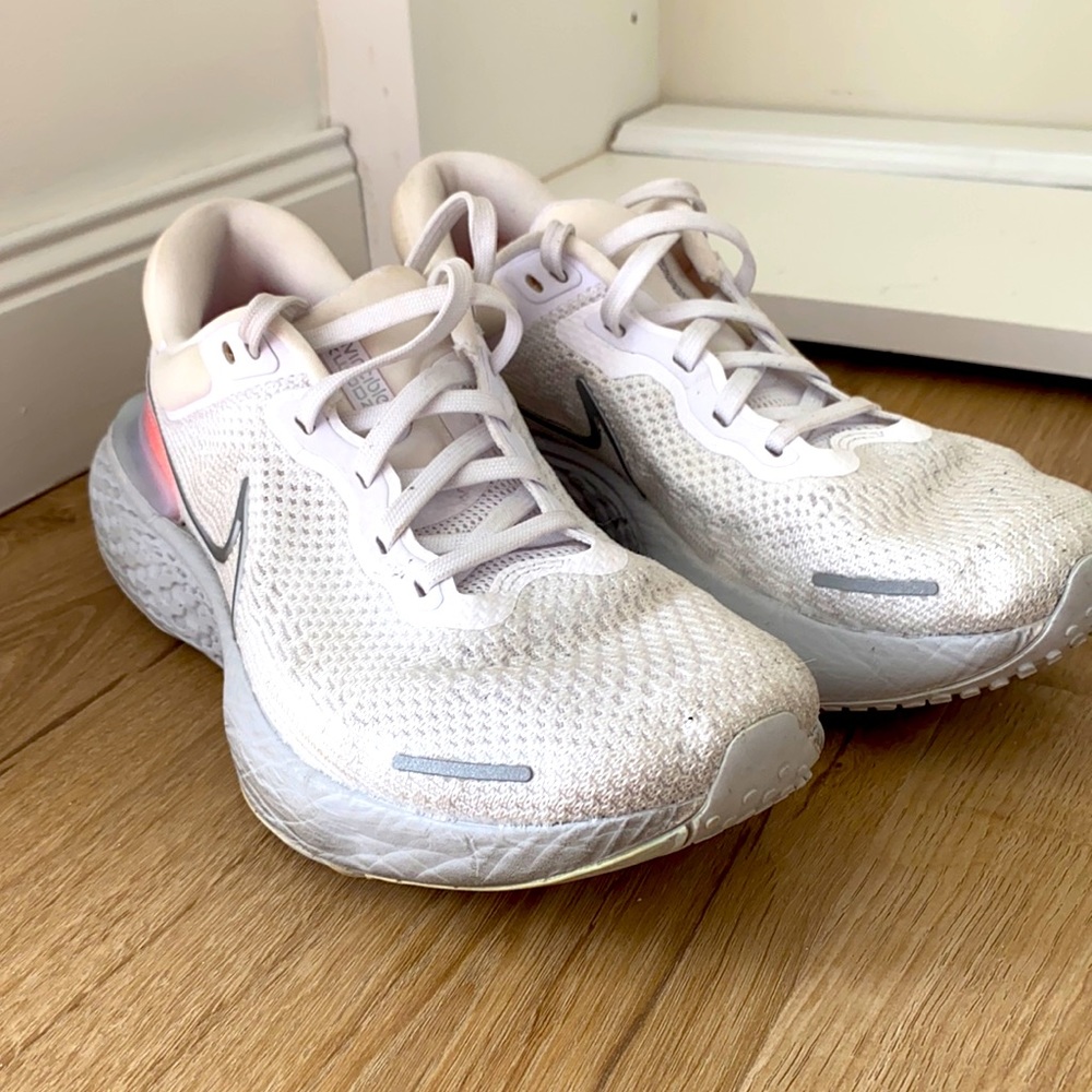 Nike invincible run